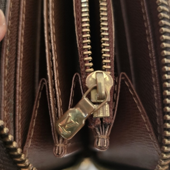 Louis Vuitton Brown Monogram Long Zip Up Wallet W/ Card Holders - Picture 11 of 17